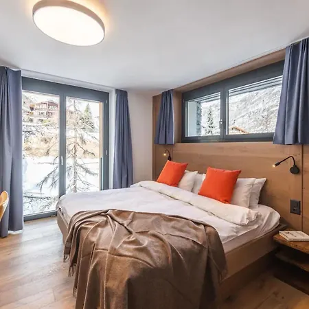 Luxury 10 Guest Chalet In *