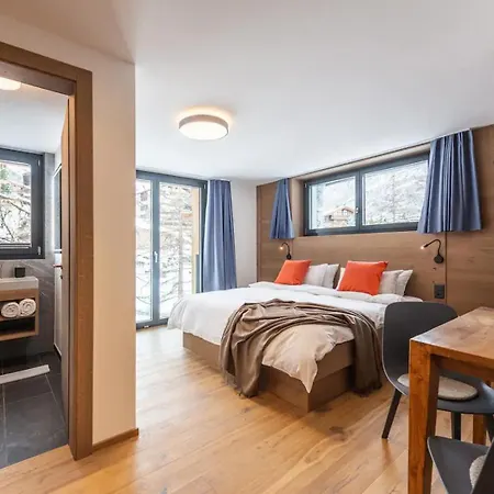 Willa Luxury 10 Guest Chalet In